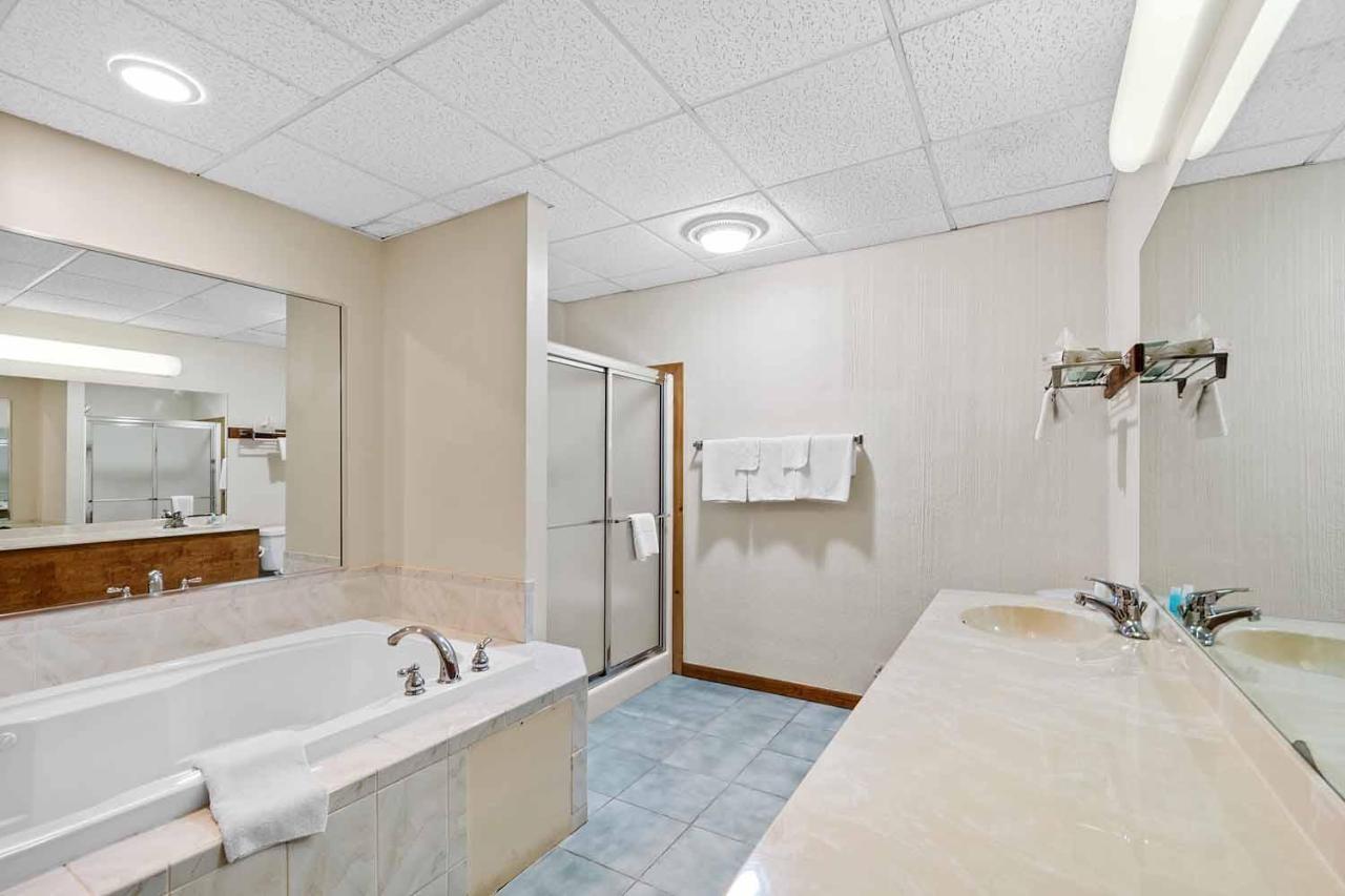 Tunkhannock Shadowbrook Resort מראה חיצוני תמונה